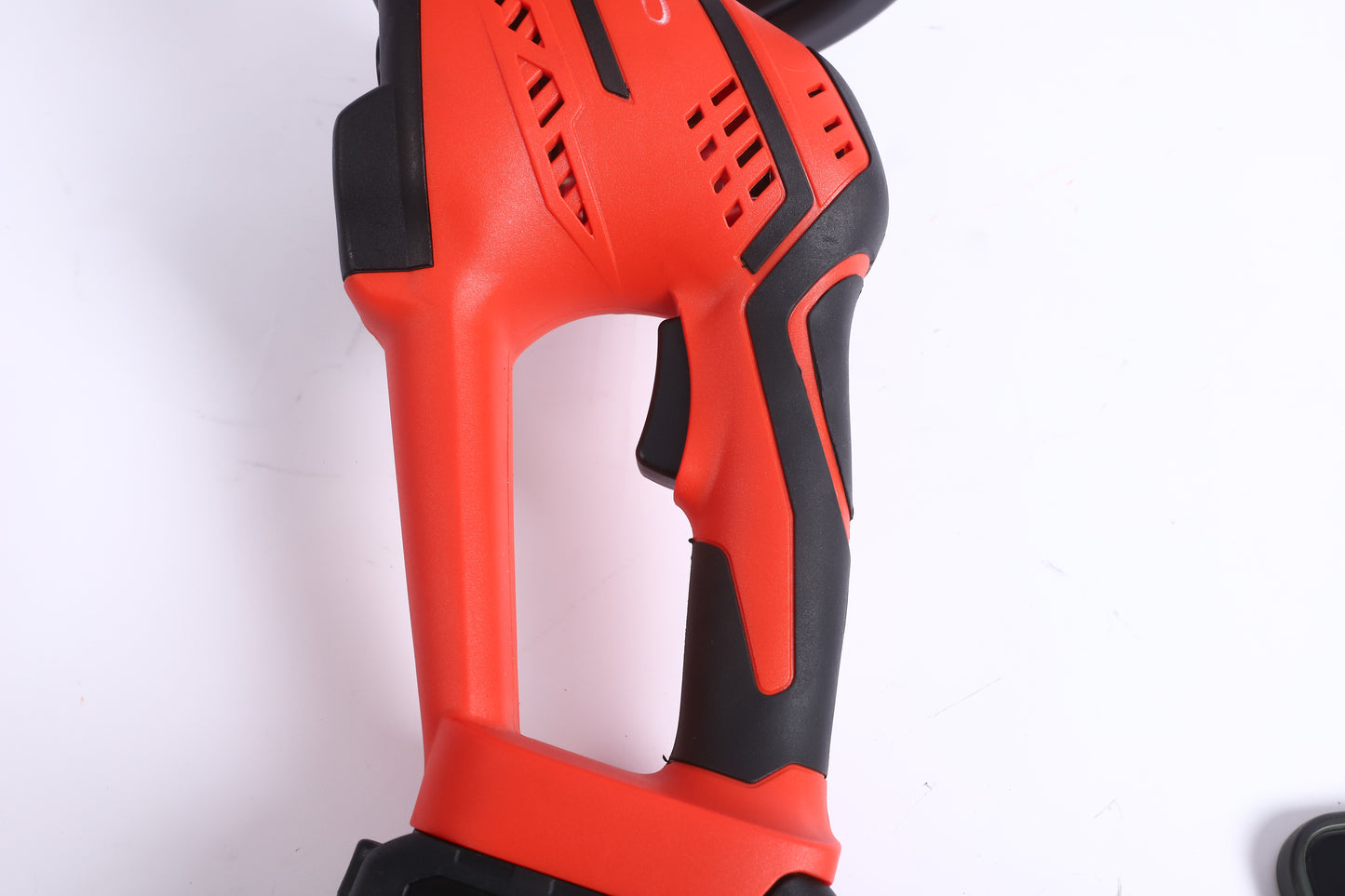 FUTURE HOME Cordless Hedge Trimmer, 22 Inch Steel Blade, Reduced Vibration, Battery and Charger Included (LHT2220)