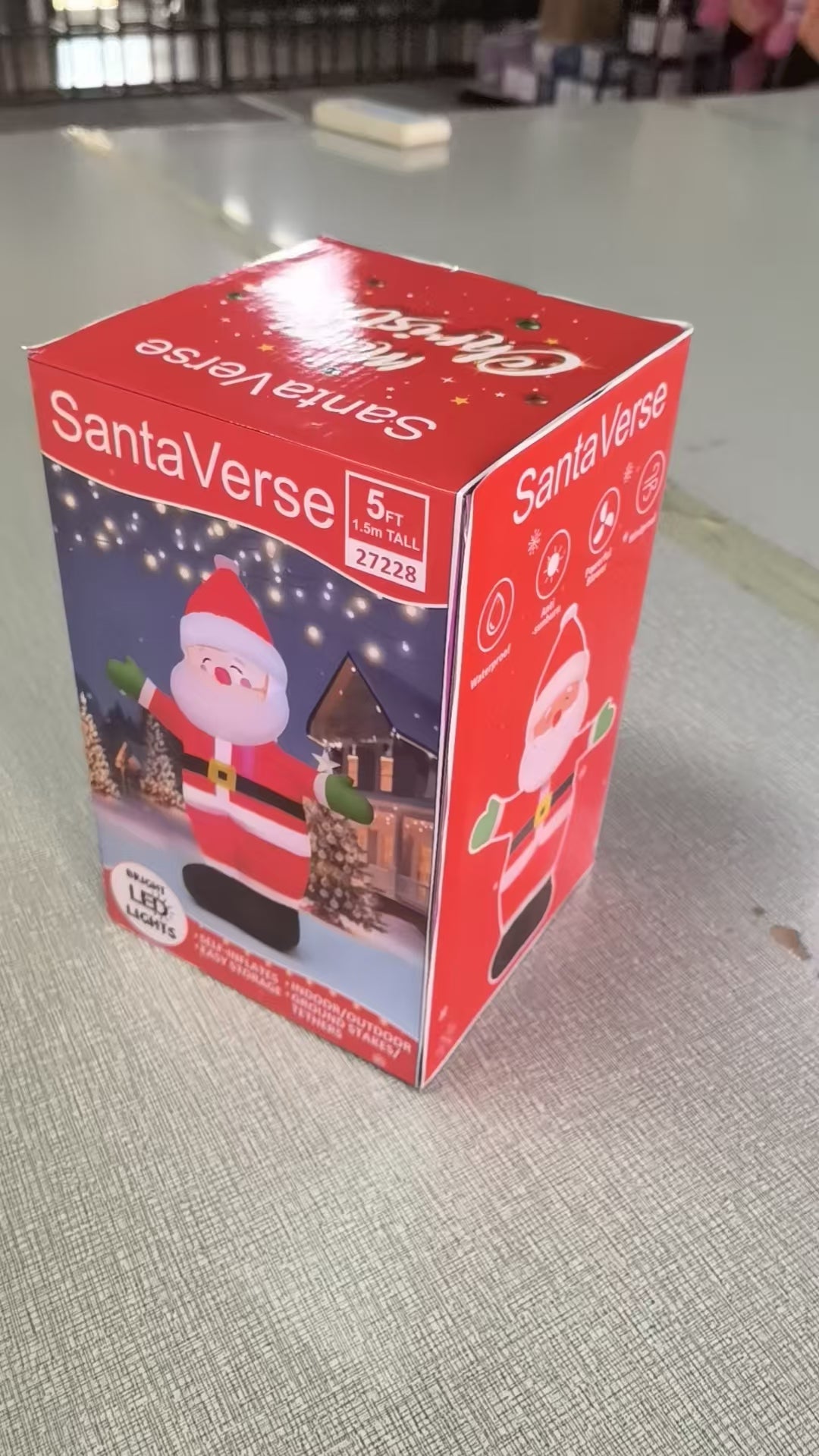 FUTURE HOME 5 FT Christmas Inflatables Santa Claus Outdoor Decorations Blow Up Yard Standing Santa with Built-in LEDs for Holiday Party Xmas Yard Garden Lawn Decor