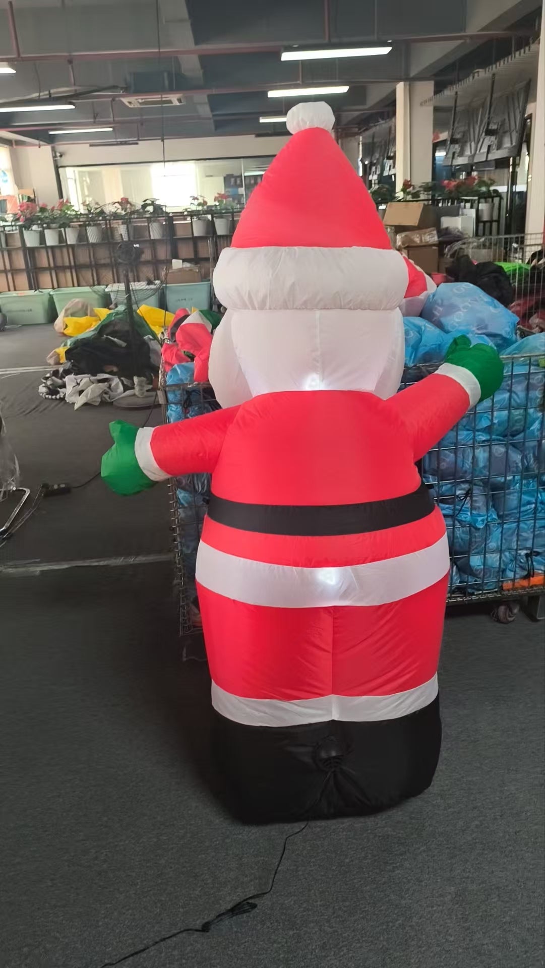 FUTURE HOME 5 FT Christmas Inflatables Santa Claus Outdoor Decorations Blow Up Yard Standing Santa with Built-in LEDs for Holiday Party Xmas Yard Garden Lawn Decor